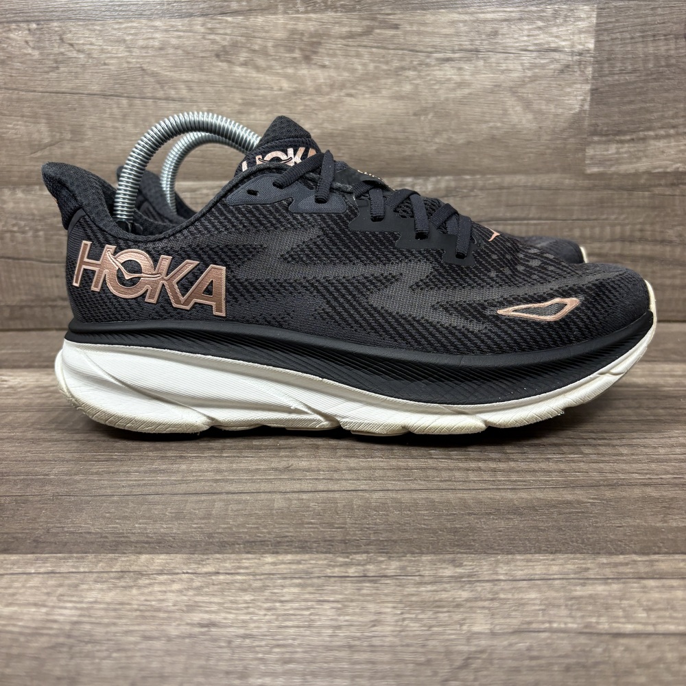 Hoka Clifton 9 Black Gold Womens US Size 8.5 1127896 BRGL Running Shoes